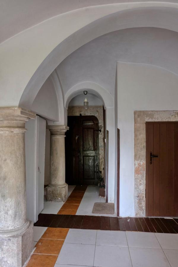 Apartmany V Broumovskem Statku Bagian luar foto