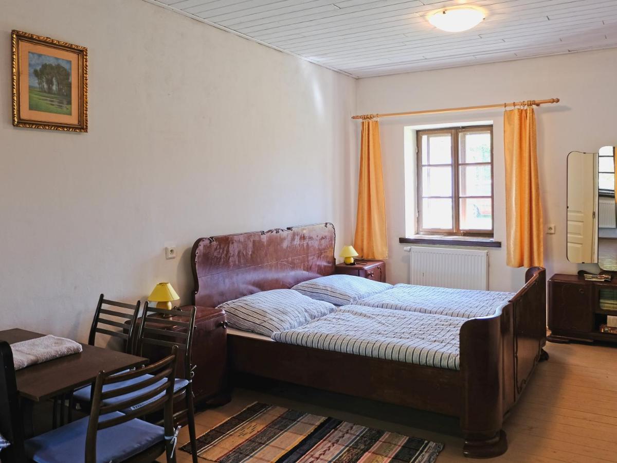 Apartmany V Broumovskem Statku Bagian luar foto