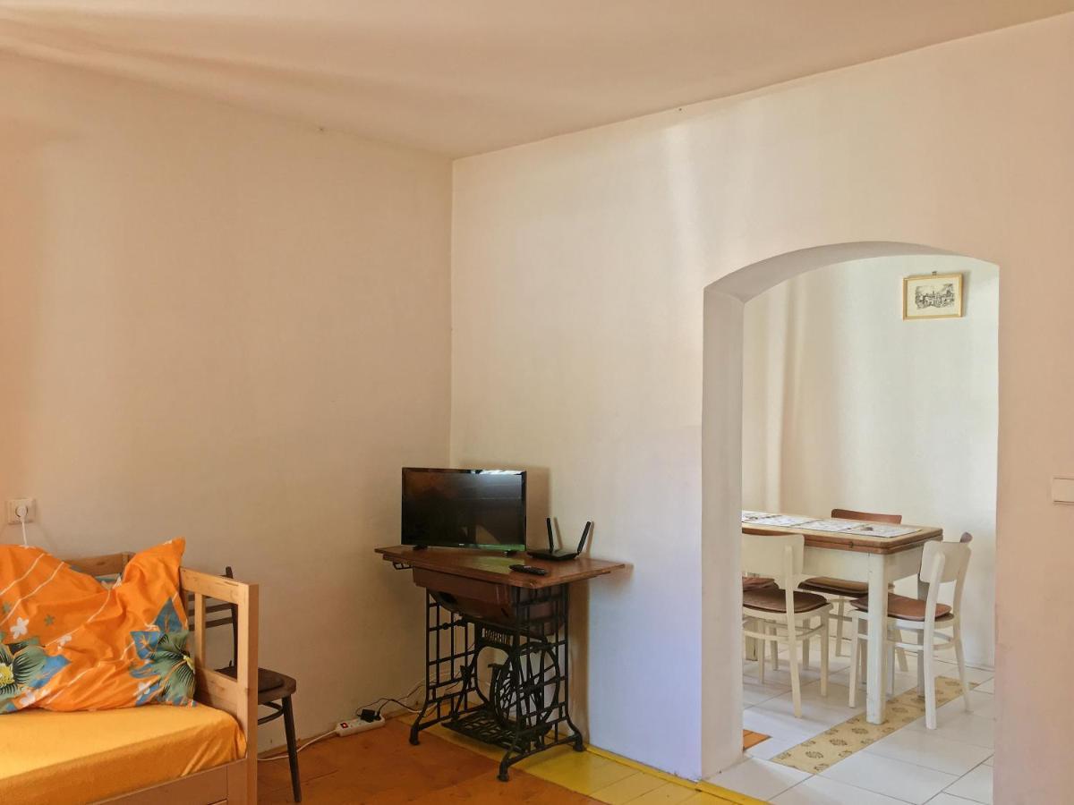 Apartmany V Broumovskem Statku Bagian luar foto